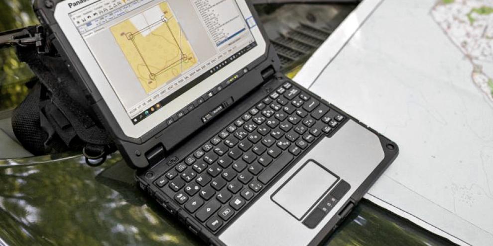 Laptop für die digitale Forstwirtschaft